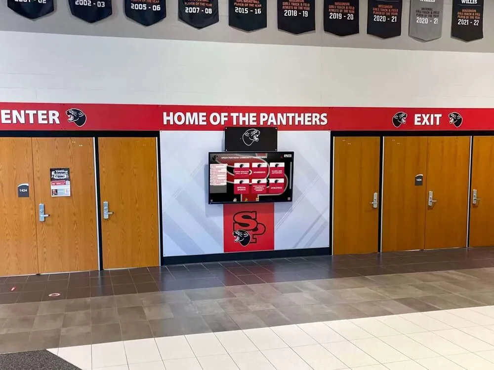 Affordable digital display solution in school entrance